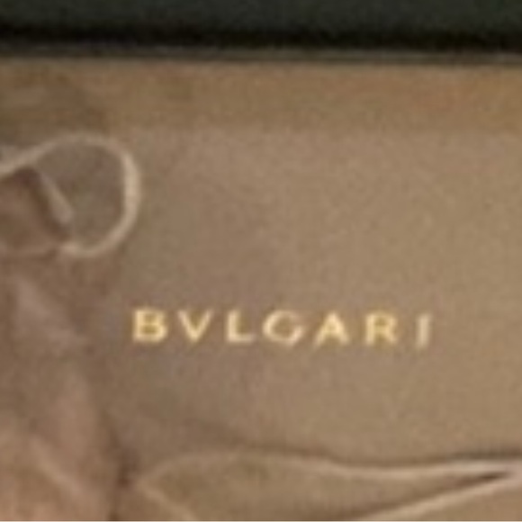 Empty boxes - Picture 2 of 2